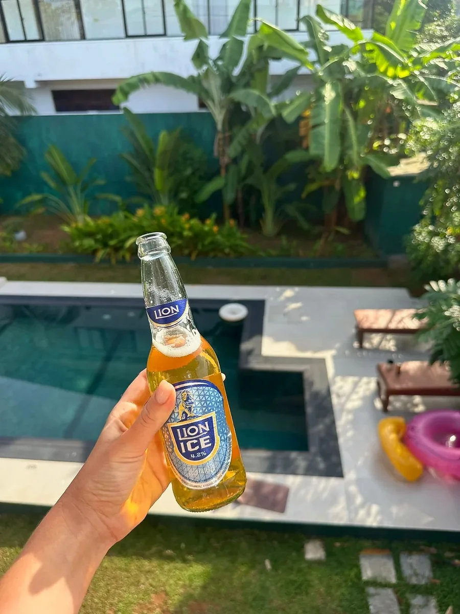 A sunny afternoon relaxing by the villa pool — Syndeo Garden, Hikkaduwa